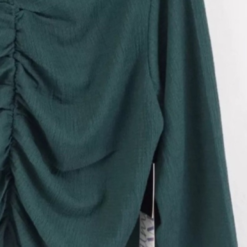 NWT [Almost Famous] Ruched Long-Sleeve Crewneck Blouse Top Women’s Plus 2X, 3X - Picture 5 of 9